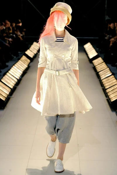 Look 18